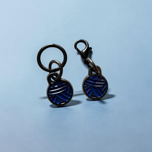 Delft Blue Yarn Ball Stitch Marker single – Enamel Knitting Marker
