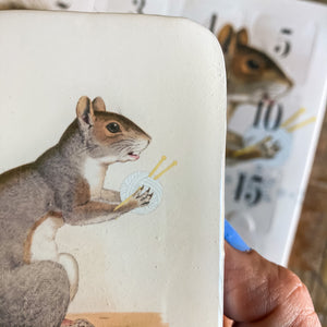 Yarn squirrel tin (029)