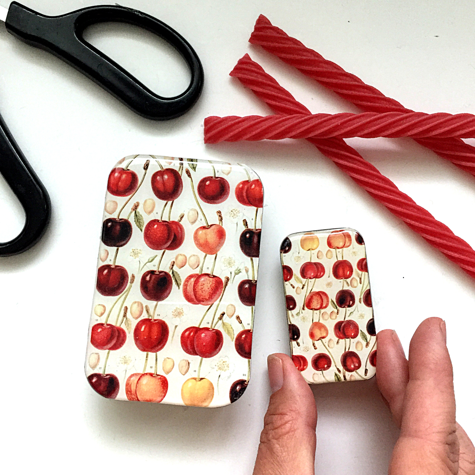 Cherry storage tin (001)