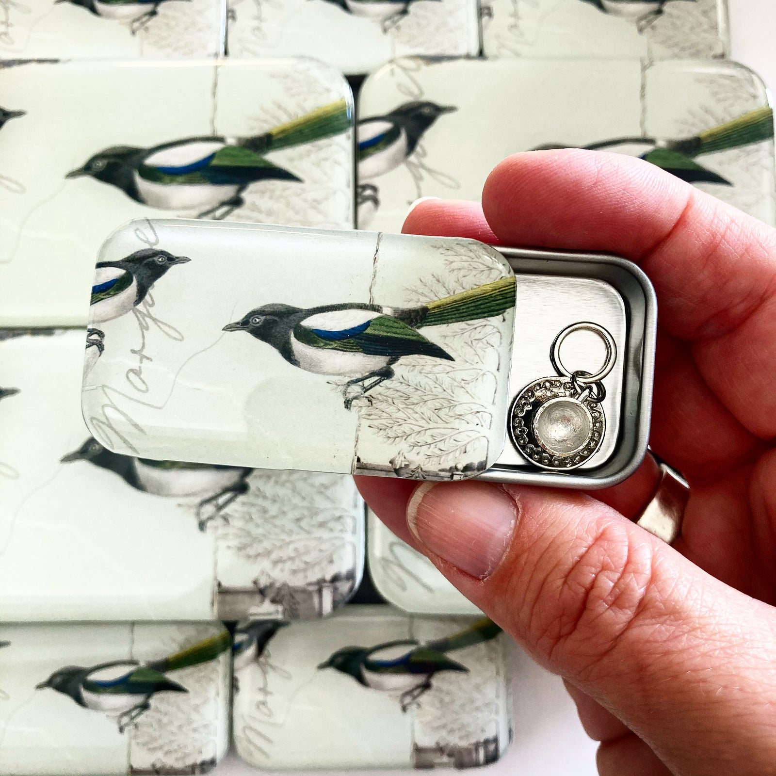 Magpie storage tin (019)