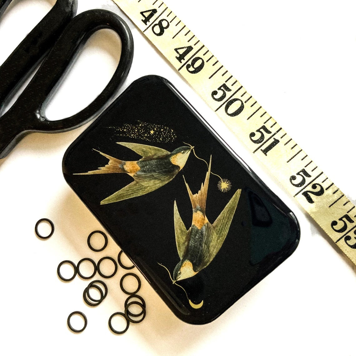 Celestial swallows tin (022)